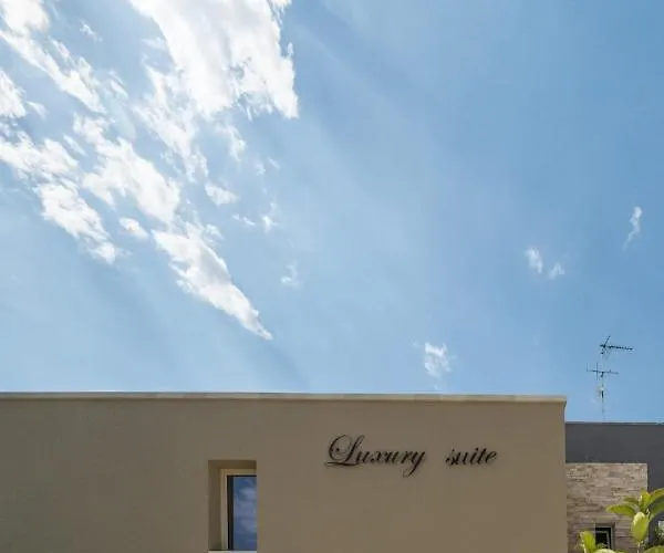 Luxury Οτράντο